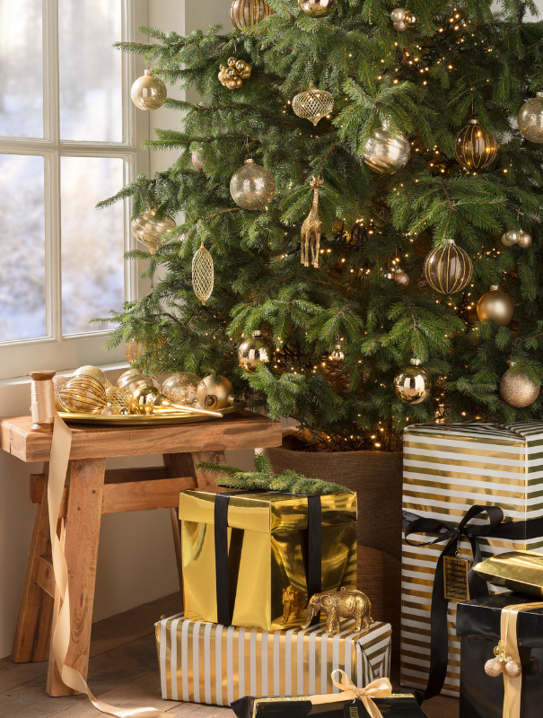 Kerstboom met gouden versiering